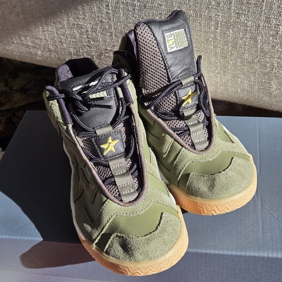 NWOT Converse Women's VLTG Mid 566166C Field Surplus/Black/Vivid Sulfur Size 5.5 - Picture 2 of 6